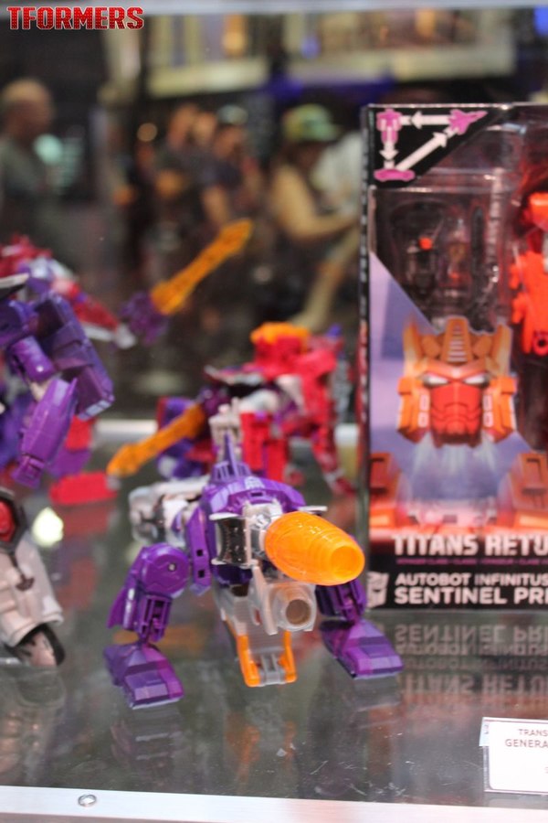 SDCC 2016   Generations Platinum Series And Titans Return Preview Night Display 019 (19 of 157)